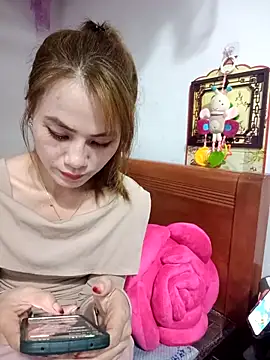 Snapshot of Labi2k chatting on 12.05.25 Labi2k online show from 12.05.25