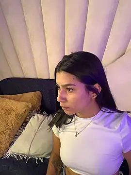 AlyssaRay online show from 12.05.25