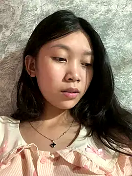 linh-lan1 online show from 10.12.25