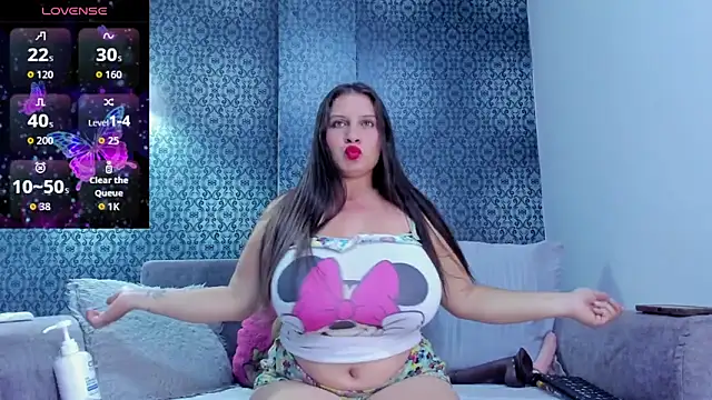 Snapshot of scarleth_blonde69 chatting on 11.20.25 scarleth blonde69 online show from 11.20.25