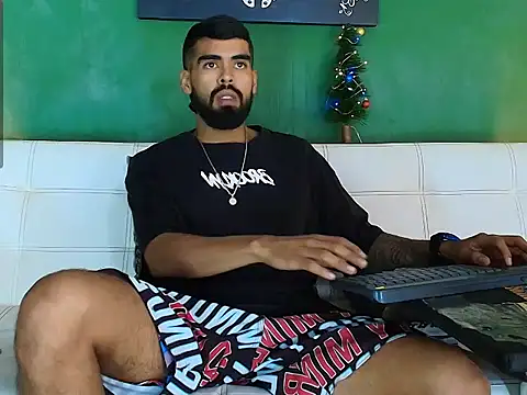 Snapshot of black_kameron_ chatting on 12.14.25 black kameron online show from 12.14.25