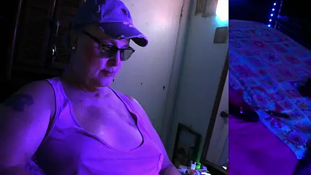 Snapshot of JasmineAurora chatting on 10.16.25 JasmineAurora online show from 10.16.25