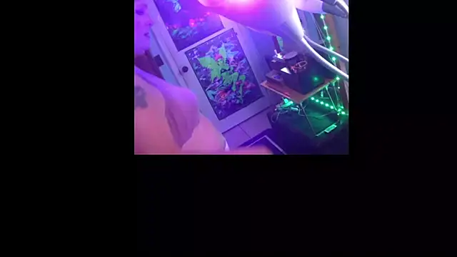 Snapshot of JasmineAurora chatting on 10.26.25 JasmineAurora online show from 10.26.25