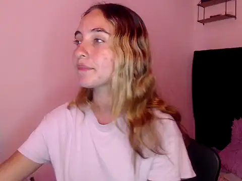 Snapshot of mandyy_petite chatting on 11.07.25 mandyy petite online show from 11.07.25