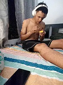 Snapshot of Ruberga20 chatting on 10.28.25 Ruberga20 online show from 10.28.25