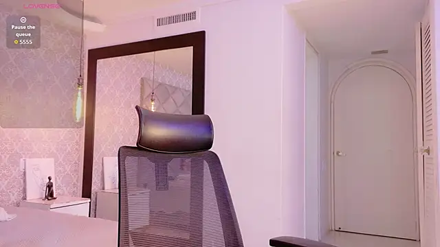 CARO ADAMS1 online show from 02.11.26