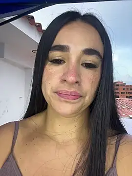 Snapshot of RoseSeductre chatting on 10.16.25 RoseSeductre online show from 10.16.25