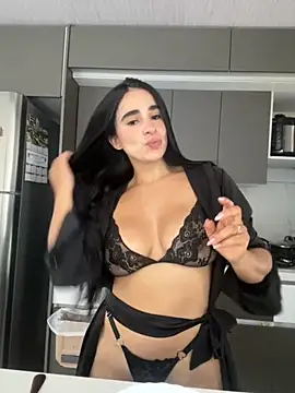 Snapshot of RoseSeductre chatting on 11.21.25 RoseSeductre online show from 11.21.25