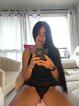 Snapshot of RoseSeductre chatting on 11.28.25 RoseSeductre online show from 11.28.25