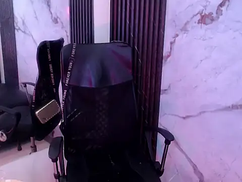 Brandonhott online show from 10.16.25