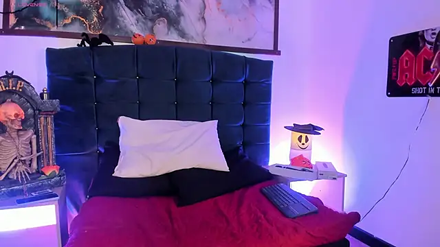 Snapshot of Ximen_moo chatting on 10.23.25 Ximen moo online show from 10.23.25