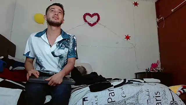 Snapshot of picante70_ chatting on 10.20.25 picante70 online show from 10.20.25