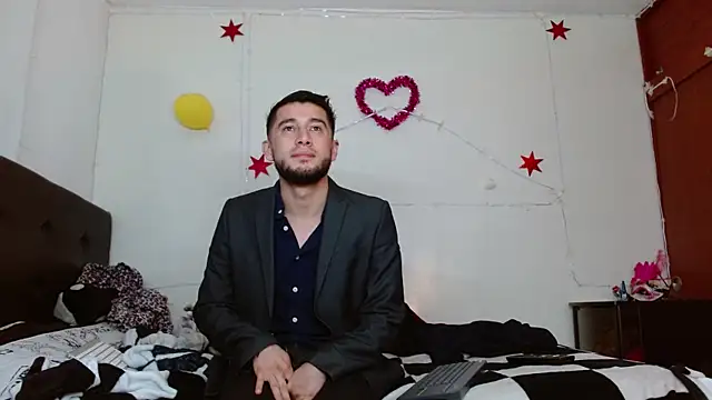 Snapshot of picante70_ chatting on 11.02.25 picante70 online show from 11.02.25