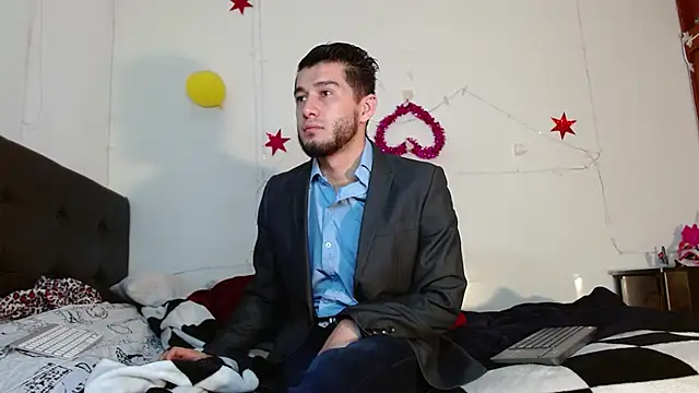 Snapshot of picante70_ chatting on 11.15.25 picante70 online show from 11.15.25