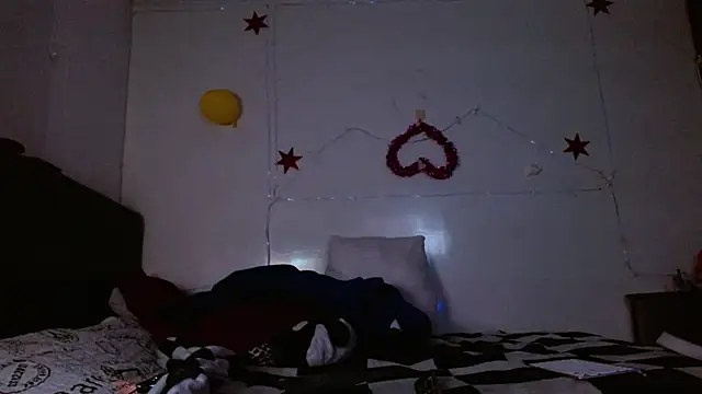 Snapshot of picante70_ chatting on 11.17.25 picante70 online show from 11.17.25