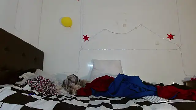 Snapshot of picante70_ chatting on 11.22.25 picante70 online show from 11.22.25