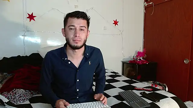 Snapshot of picante70_ chatting on 11.29.25 picante70 online show from 11.29.25