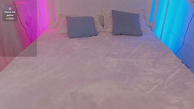 Snapshot of Angelie__Eyes chatting on 02.01.26 Angelie Eyes online show from 02.01.26