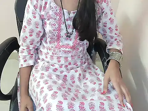 Snapshot of notty_heena chatting on 10.29.25 notty heena online show from 10.29.25