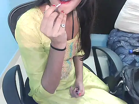 Snapshot of notty_heena chatting on 11.23.25 notty heena online show from 11.23.25