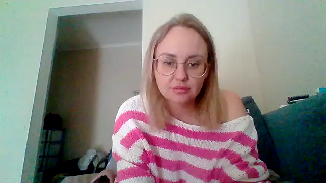 Snapshot of AmyDelamonico chatting on 10.13.25 AmyDelamonico online show from 10.13.25