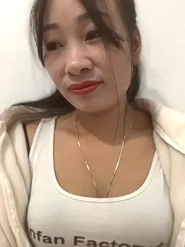 Snapshot of Linh_sexyy chatting on 11.16.25 Linh sexyy online show from 11.16.25