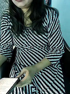 Model Show01 online show from 11.21.25