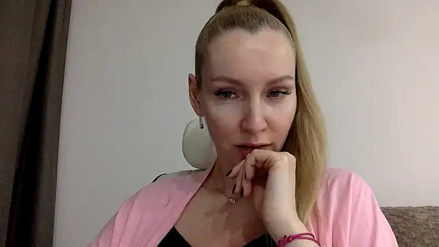 Snapshot of Neralith chatting on 05.20.26 Neralith online show from 05.20.26