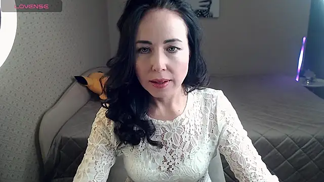 Snapshot of beautiful_moon3 chatting on 04.25.26 beautiful moon3 online show from 04.25.26