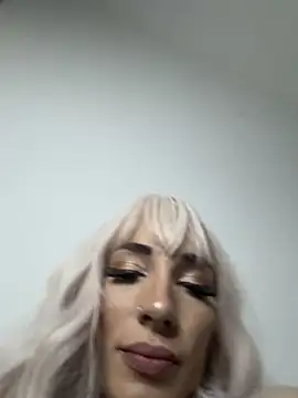 Snapshot of xo_milarose chatting on 11.14.25 xo milarose online show from 11.14.25