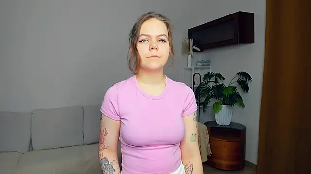 NaidaPalos online show from 10.21.25