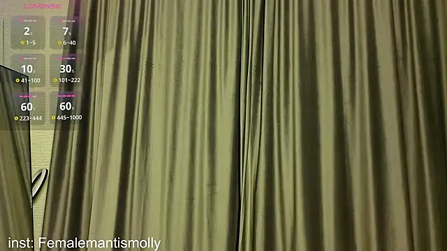 Snapshot of MissPompadure chatting on 12.01.25 MissPompadure online show from 12.01.25