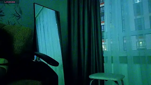 Snapshot of MissPompadure chatting on 12.22.25 MissPompadure online show from 12.22.25