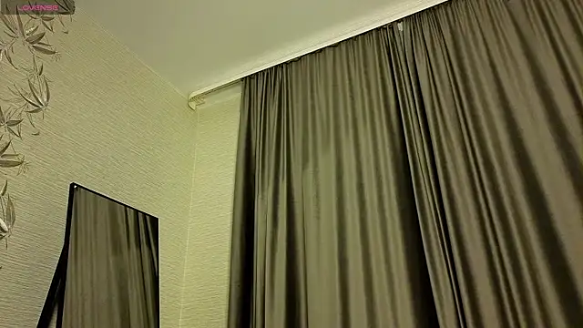 Snapshot of MissPompadure chatting on 01.12.26 MissPompadure online show from 01.12.26