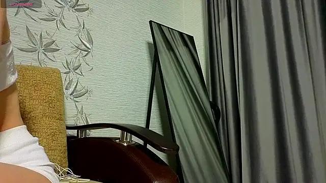 Snapshot of MissPompadure chatting on 01.14.26 MissPompadure online show from 01.14.26