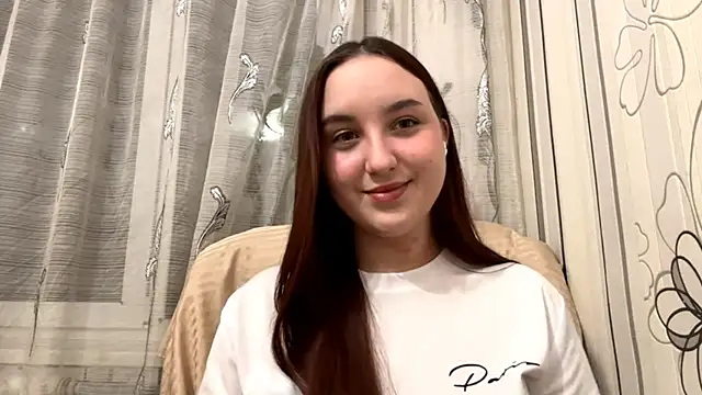 Snapshot of DaisyMolly chatting on 10.26.25 DaisyMolly online show from 10.26.25