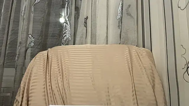 Snapshot of DaisyMolly chatting on 11.14.25 DaisyMolly online show from 11.14.25