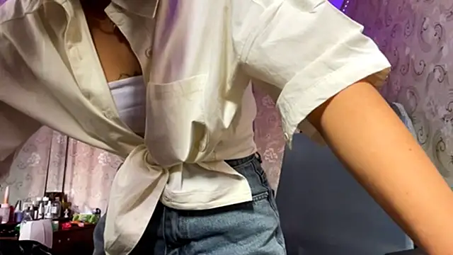 Snapshot of ValeryPizzitola chatting on 10.14.25 ValeryPizzitola online show from 10.14.25