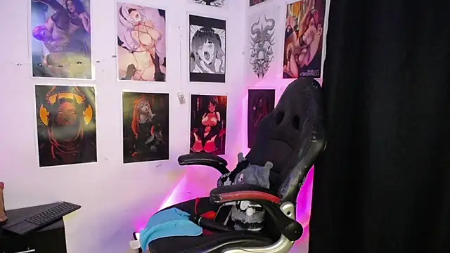 Snapshot of SweetDevil777_ chatting on 11.05.25 SweetDevil777 online show from 11.05.25