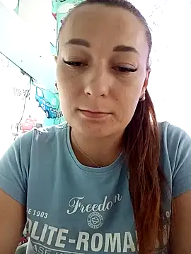 Snapshot of HollyDollsi chatting on 10.13.25 HollyDollsi online show from 10.13.25