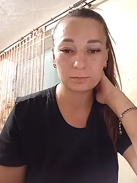 Snapshot of HollyDollsi chatting on 10.19.25 HollyDollsi online show from 10.19.25