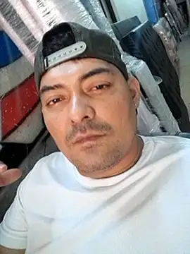 Snapshot of sexyandres_23 chatting on 11.24.25 sexyandres 23 online show from 11.24.25