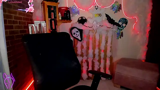 Snapshot of Lizz_martins chatting on 10.24.25 Lizz martins online show from 10.24.25