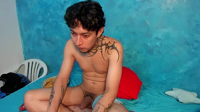 Snapshot of Sky_Wild chatting on 02.05.26 Sky Wild online show from 02.05.26