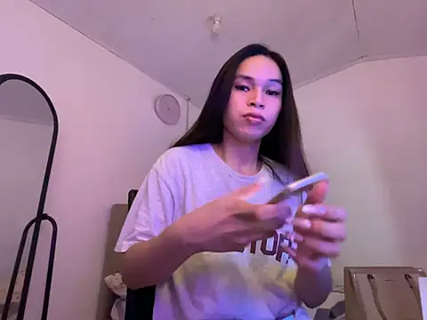 Snapshot of sweetakana chatting on 11.24.25 sweetakana online show from 11.24.25