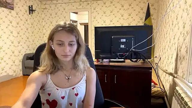 Snapshot of AmeliLia chatting on 02.27.26 AmeliLia online show from 02.27.26