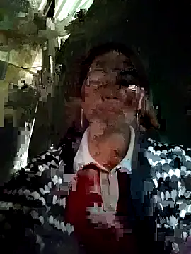 Snapshot of laddy-cute chatting on 10.27.25 laddy-cute online show from 10.27.25