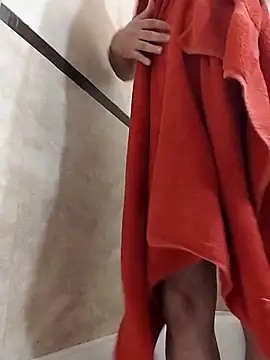 Snapshot of tennudist chatting on 11.17.25 tennudist online show from 11.17.25