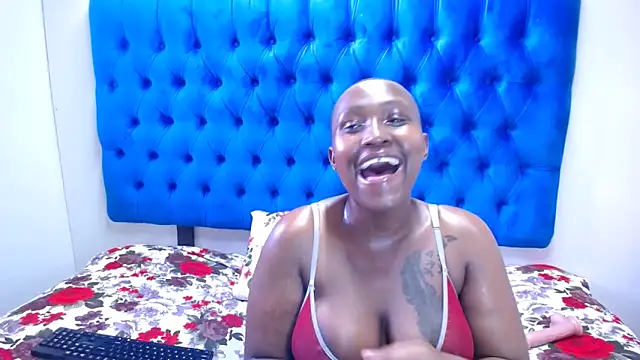 Snapshot of Amberdiamondmmm chatting on 11.13.25 Amberdiamondmmm online show from 11.13.25