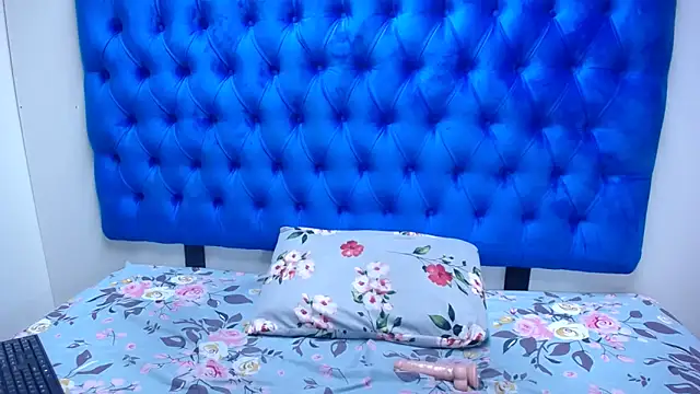 Snapshot of Amberdiamondmmm chatting on 11.23.25 Amberdiamondmmm online show from 11.23.25